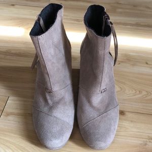 Toms Dessert Wedges suede booties